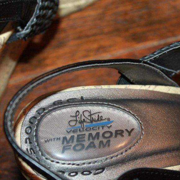 LIMITED SALE:  Life Stride Velocity with Memory Foam Wedge (Persona) Size 8.5M - Picture 5 of 7